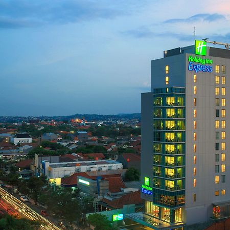 Holiday Inn Express Semarang Simpang Lima By Ihg Kültér fotó