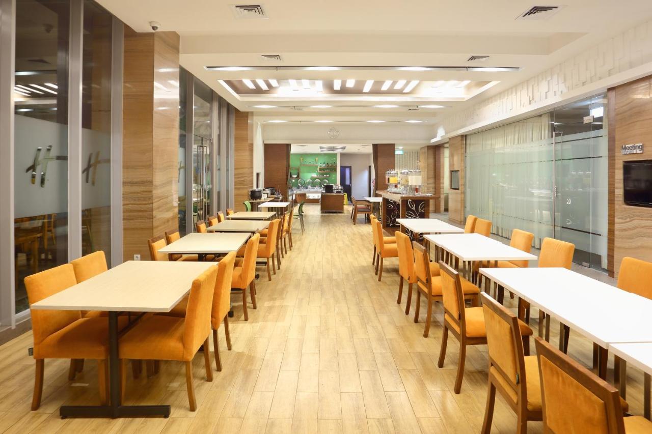 Holiday Inn Express Semarang Simpang Lima By Ihg Kültér fotó