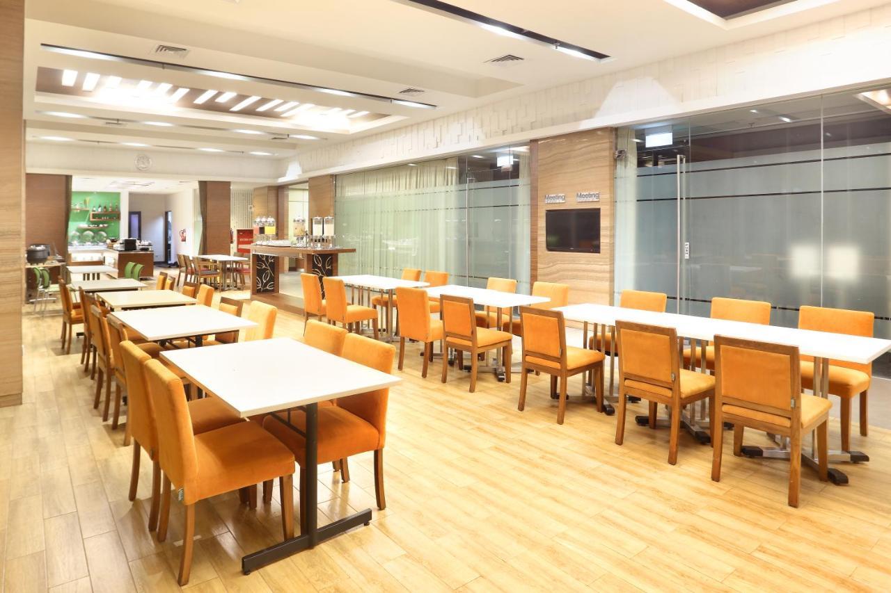 Holiday Inn Express Semarang Simpang Lima By Ihg Kültér fotó